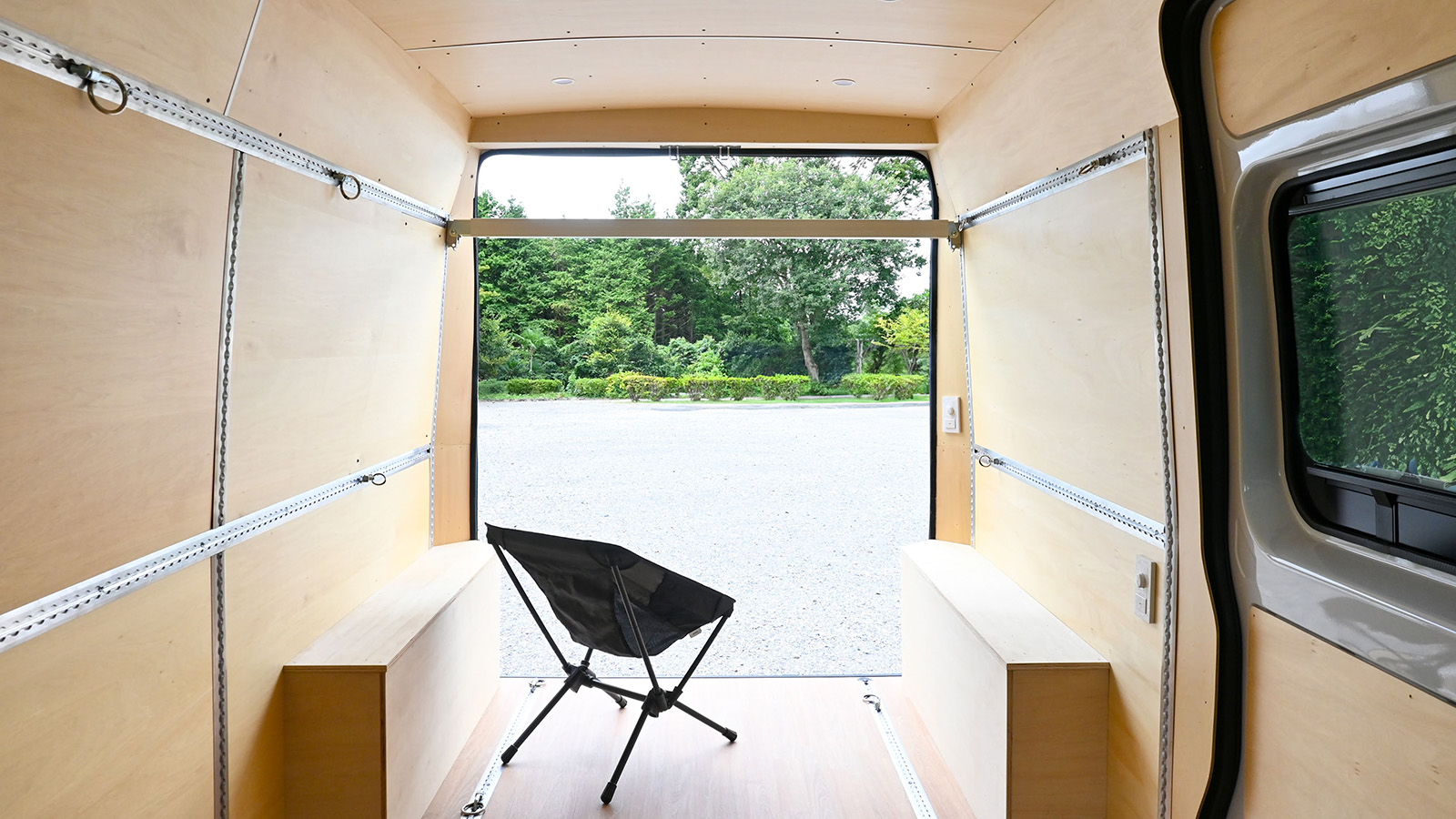 BASE VAN